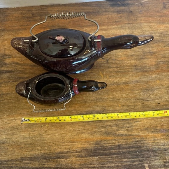 Vintage 50's Brown Glazed Redware Gold Beak Duck Teapots Wire Handle Set of 2 - Picture 7 of 10